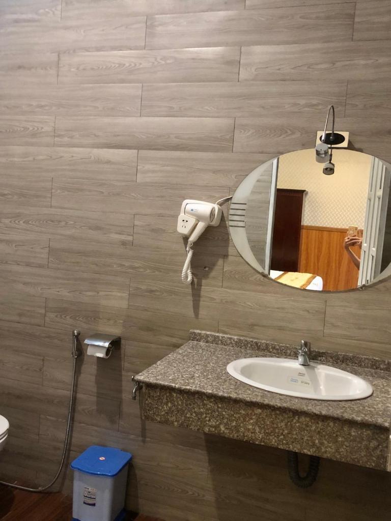 Двухместный (Двухместный номер Делюкс с 1 кроватью), Thang Loi Hotel