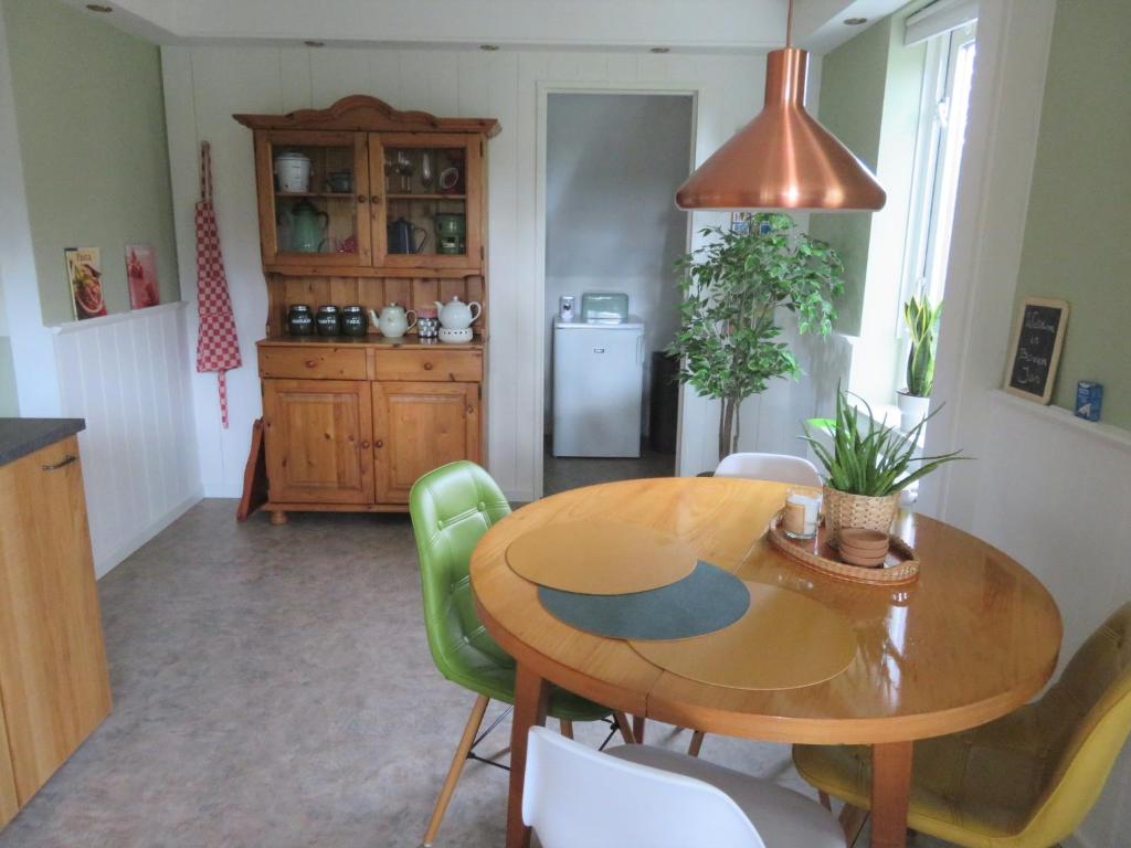 Holiday apartment with free parking Boven Jan Enkhuizen photo 4