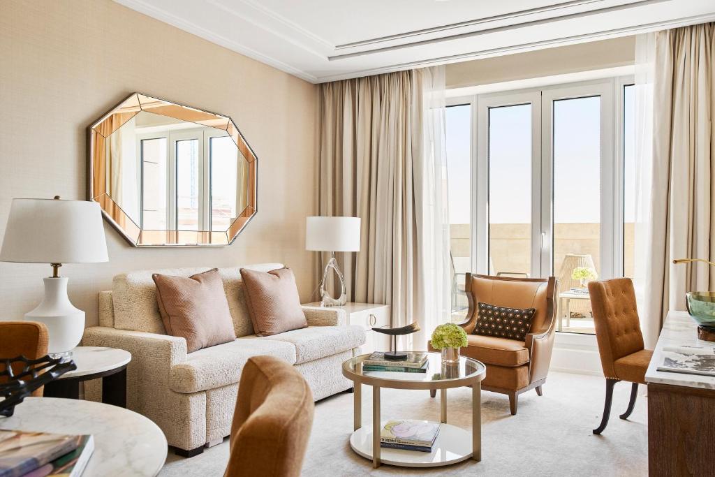 Сьюит (Люкс с 1 спальней и террасой), Four Seasons Hotel Madrid