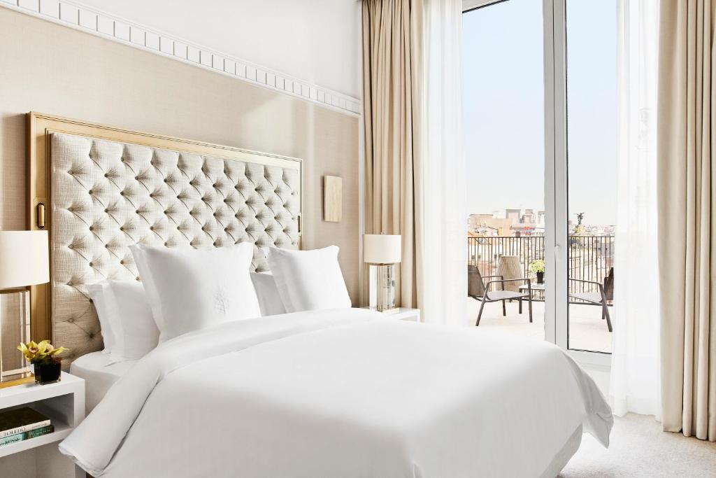 Сьюит (Люкс Four Seasons с террасой), Four Seasons Hotel Madrid