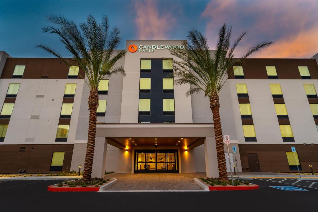 Candlewood Suites Las Vegas - E Tropicana, an IHG Hotel image