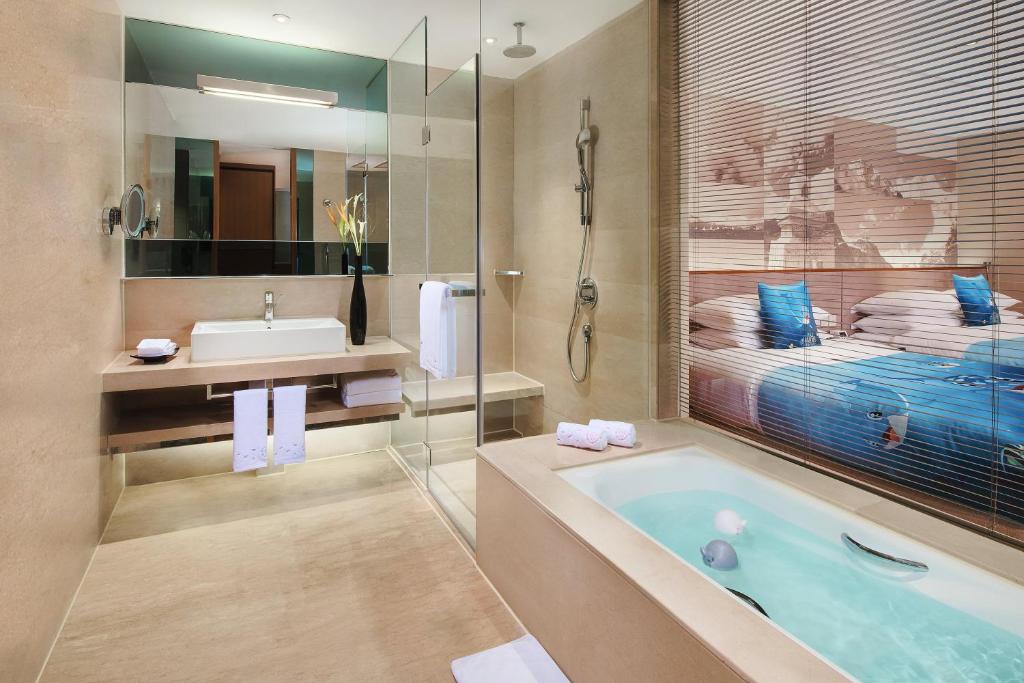 Трехместный (Семейный номер с видом на город), Crowne Plaza Beijing Sun Palace