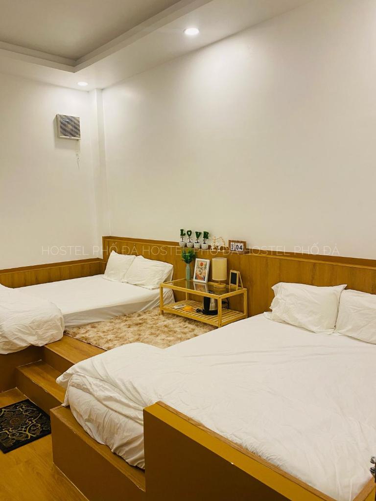 Четырехместный (Номер Делюкс с 2 кроватями размера «queen-size»), Phố Đá Hotel