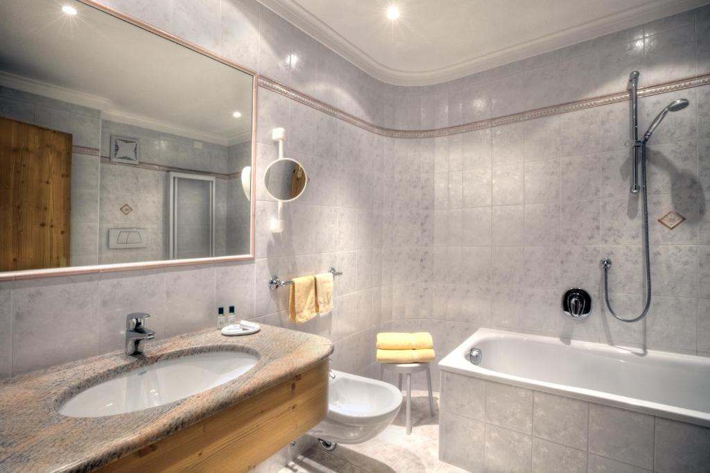 Hotel Ciasa Ai Pini photo 3