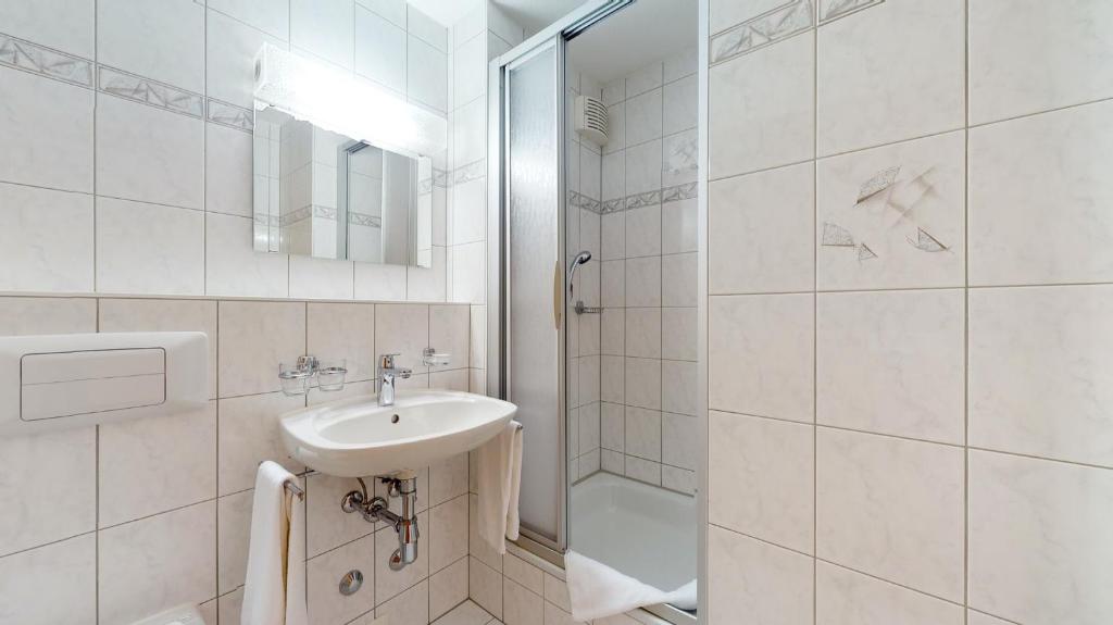 Mountain Escape Apartment for 5 in Leukerbad photo 3