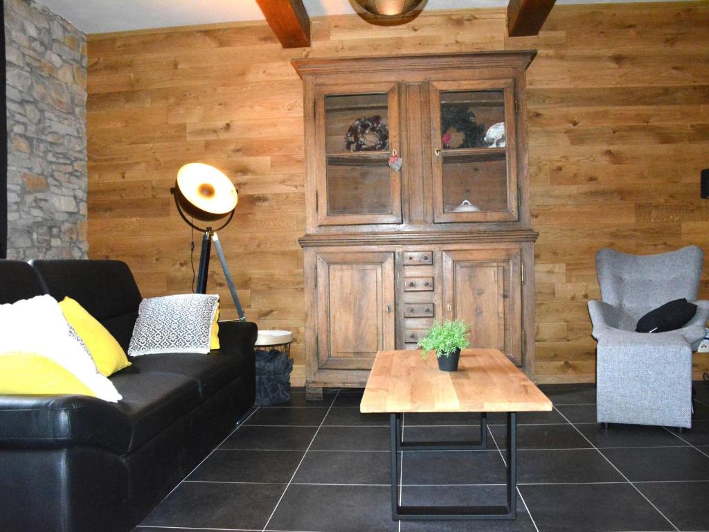 Chic Holiday Home with Garden photo 1