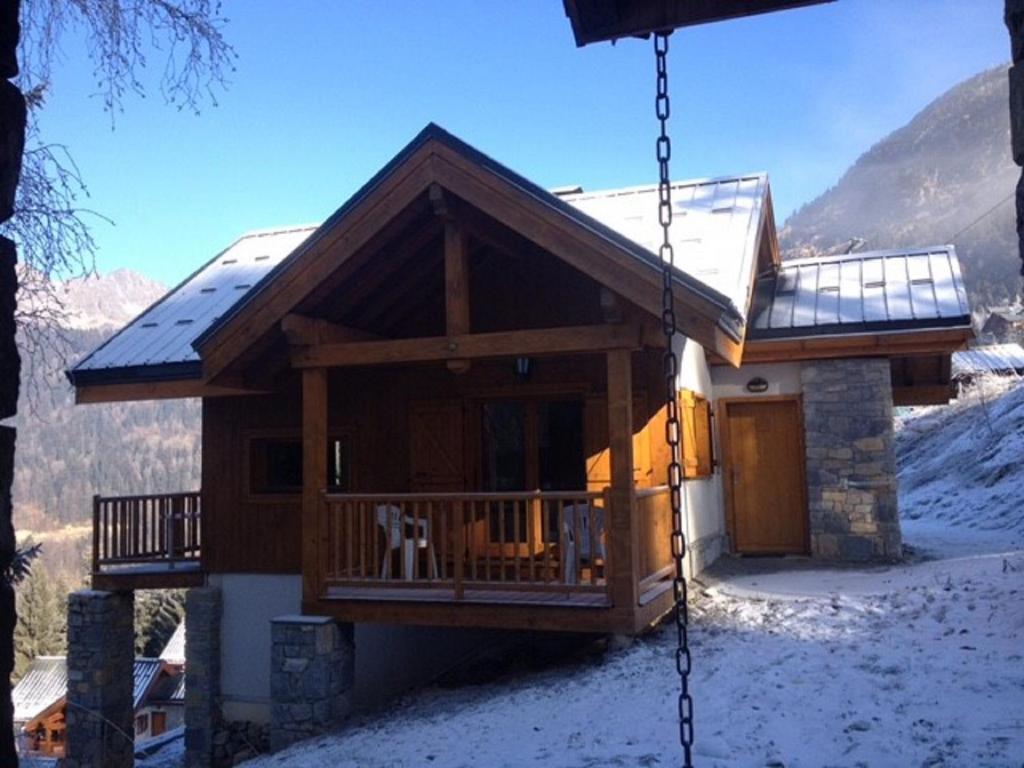 Warm Chalet in Oz with Ski Storage Balcony Terrace Heating photo 2