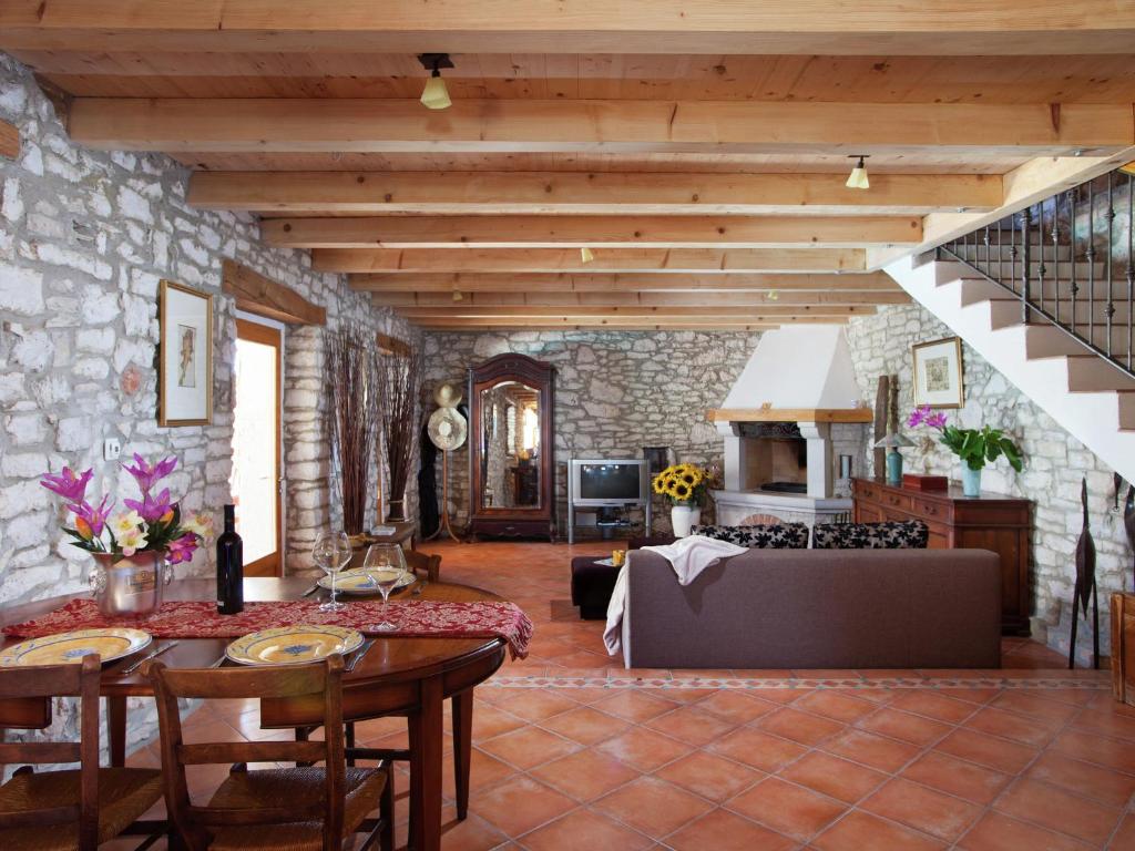 Luxurious Holiday Home in Barban with Private Pool photo 4