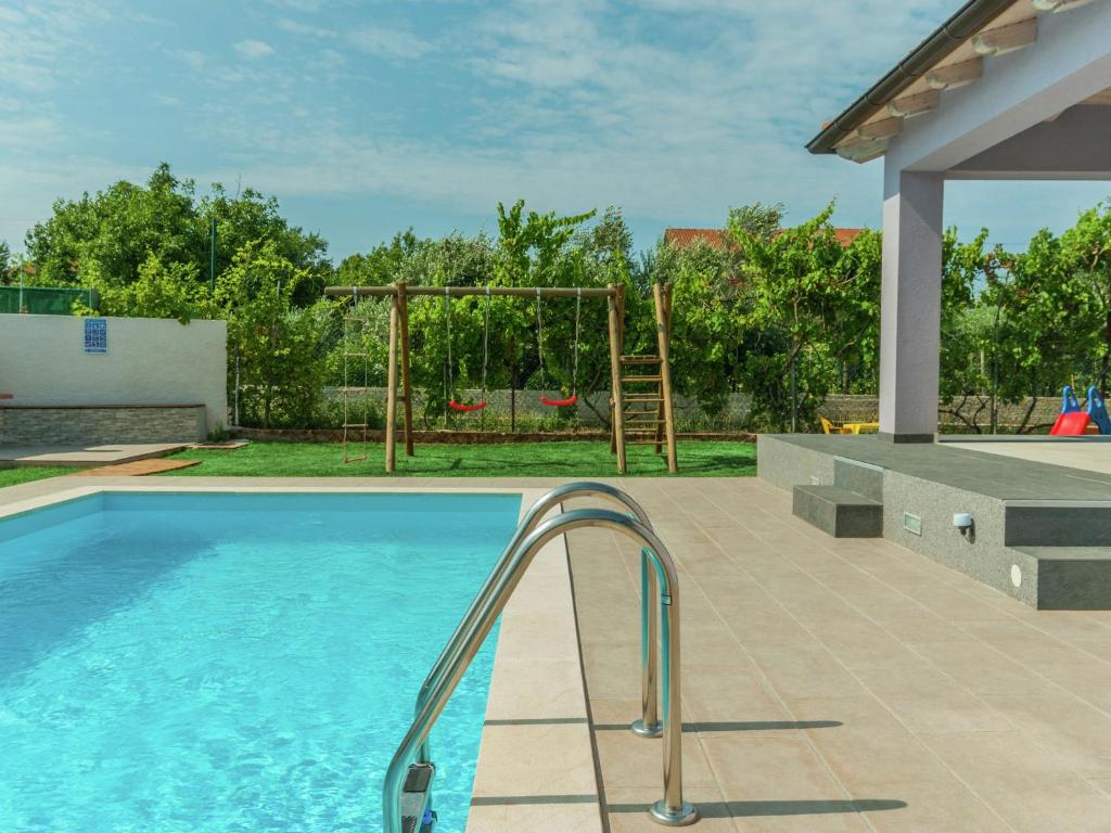 Comfortable villa in Pula with private swimming pool photo 3