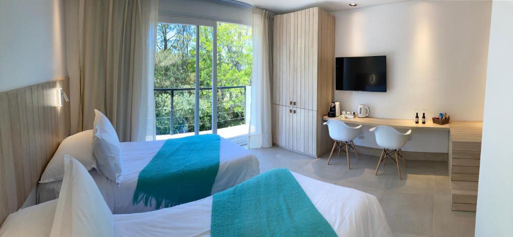 Live Hotel Boutique - Adults Only - Tap to explore photos
