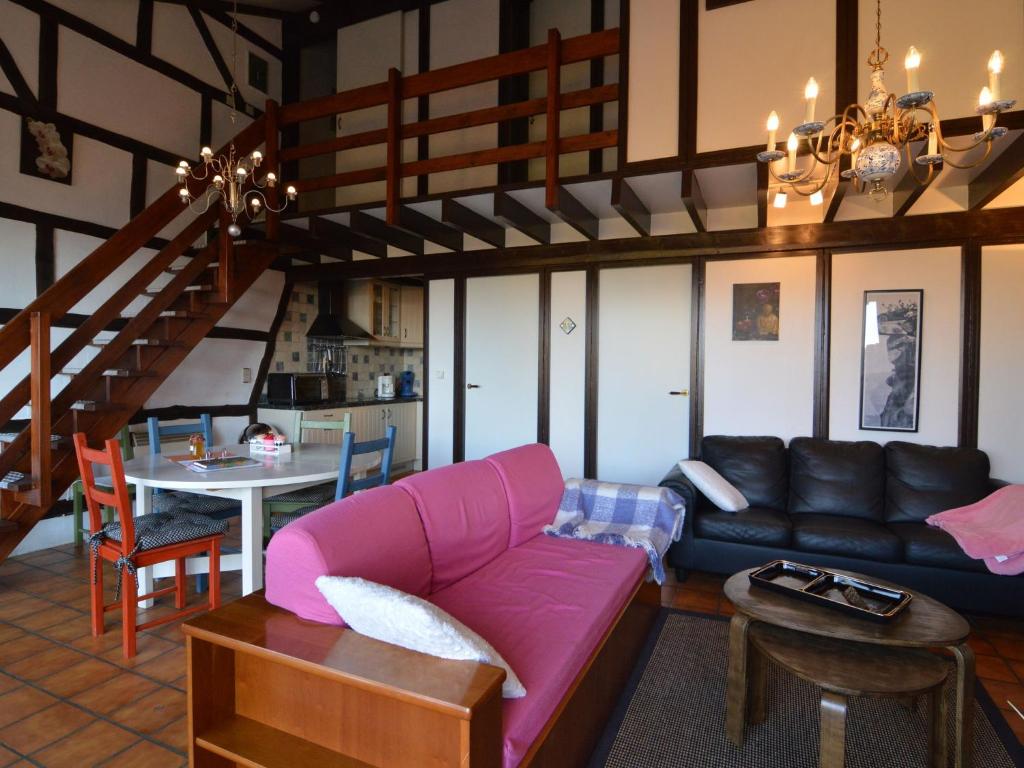 Holiday home with an Ardennian style, boasting a large terrace, located in Coo photo 4