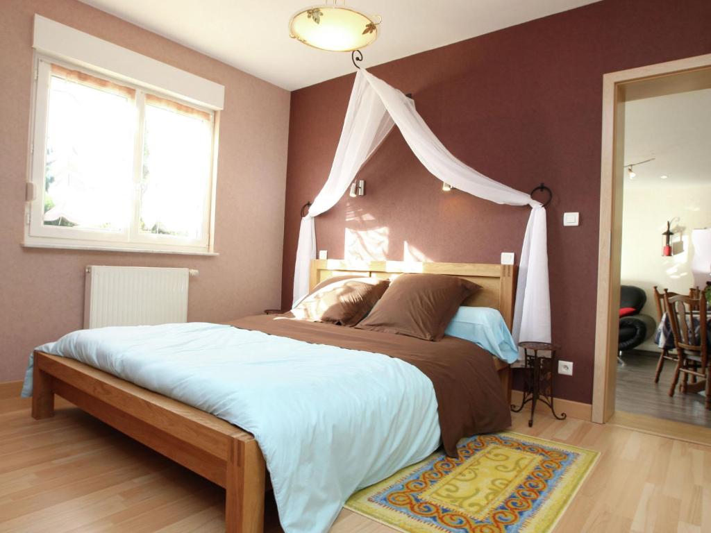 Modern holiday home with pool in Phalsbourg photo 2
