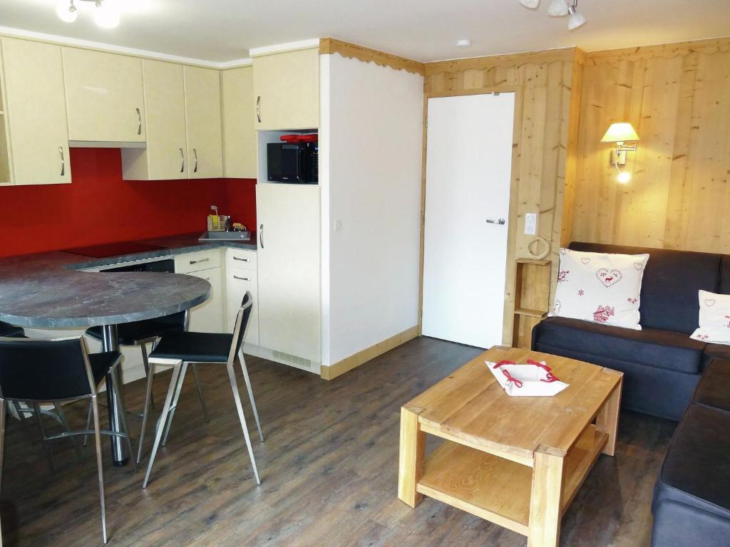 Simplistic Apartment in M ribel near Les 3 Vall es photo 3