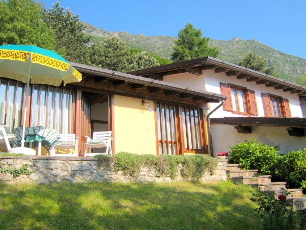 On the banks of the Idro lake in a quiet location photo 2