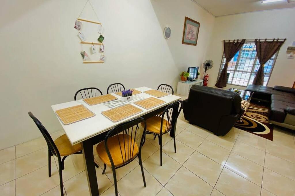 LILY VACATION HOME at CAMERON HIGHLANDS - 12 PAX,FREE WiFi w CARPORCH photo 3