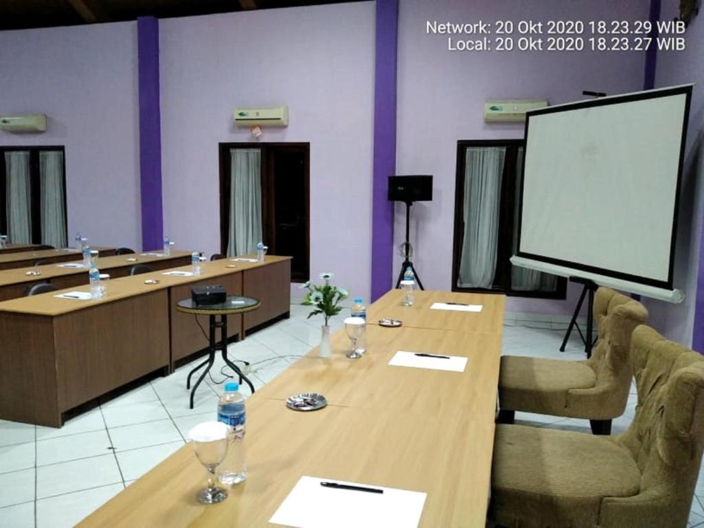 Hotel Signature Mandala Kencana photo 3