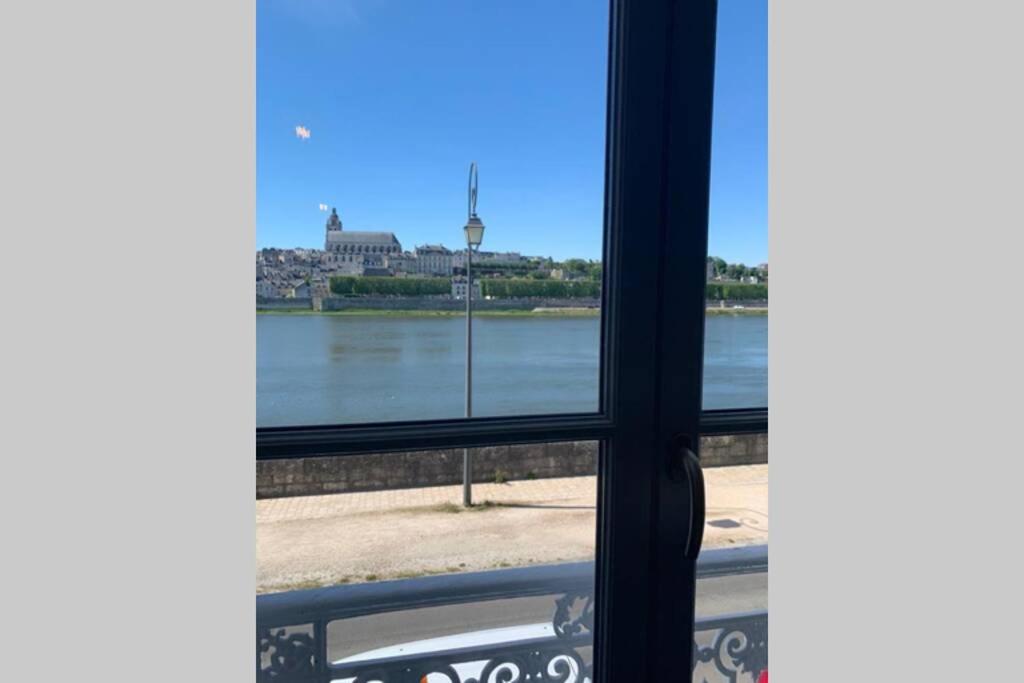 Elégance Art Déco en bord de Loire (Elegance Art Deco en bord de Loire) - Thumbnail image