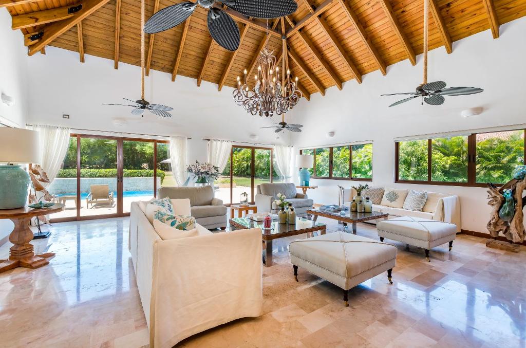 Stunning Villa with Private Pool and Jacuzzi in Casa de Campo photo 2