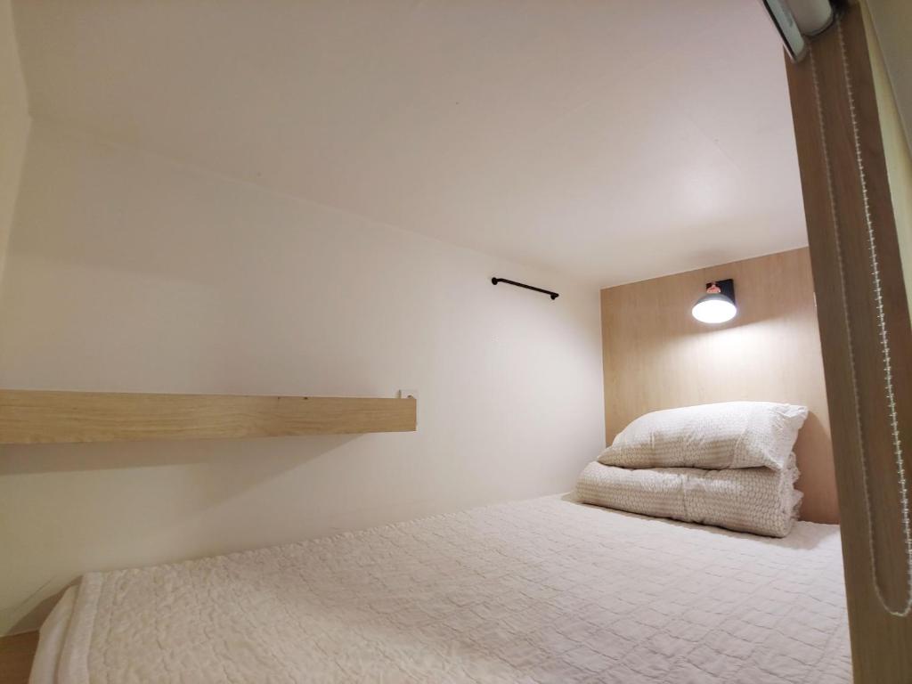 MTT Guest House - Tap to explore photos