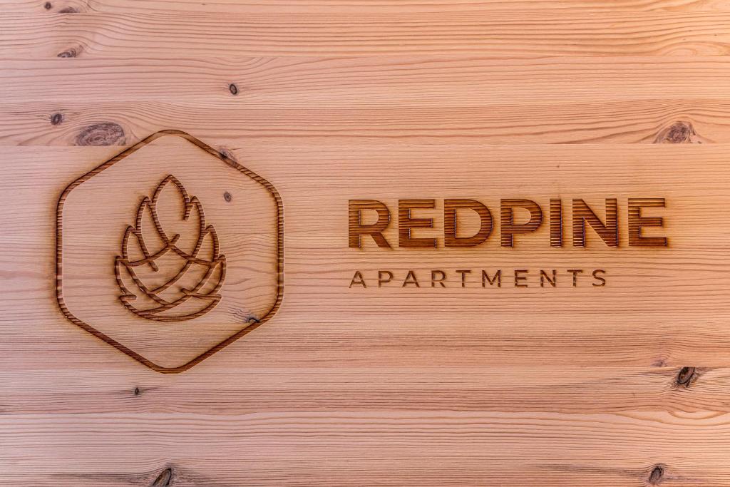 Red Pine Apartments photo 3