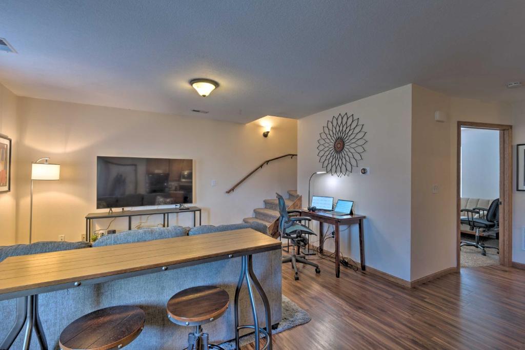Cozy Cedar Rapids Pad - 2 Blocks to Mercy Care! photo 4