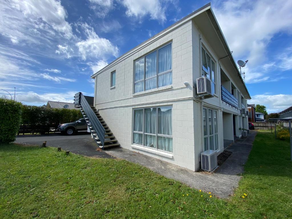 Ulster Apartments photo 4