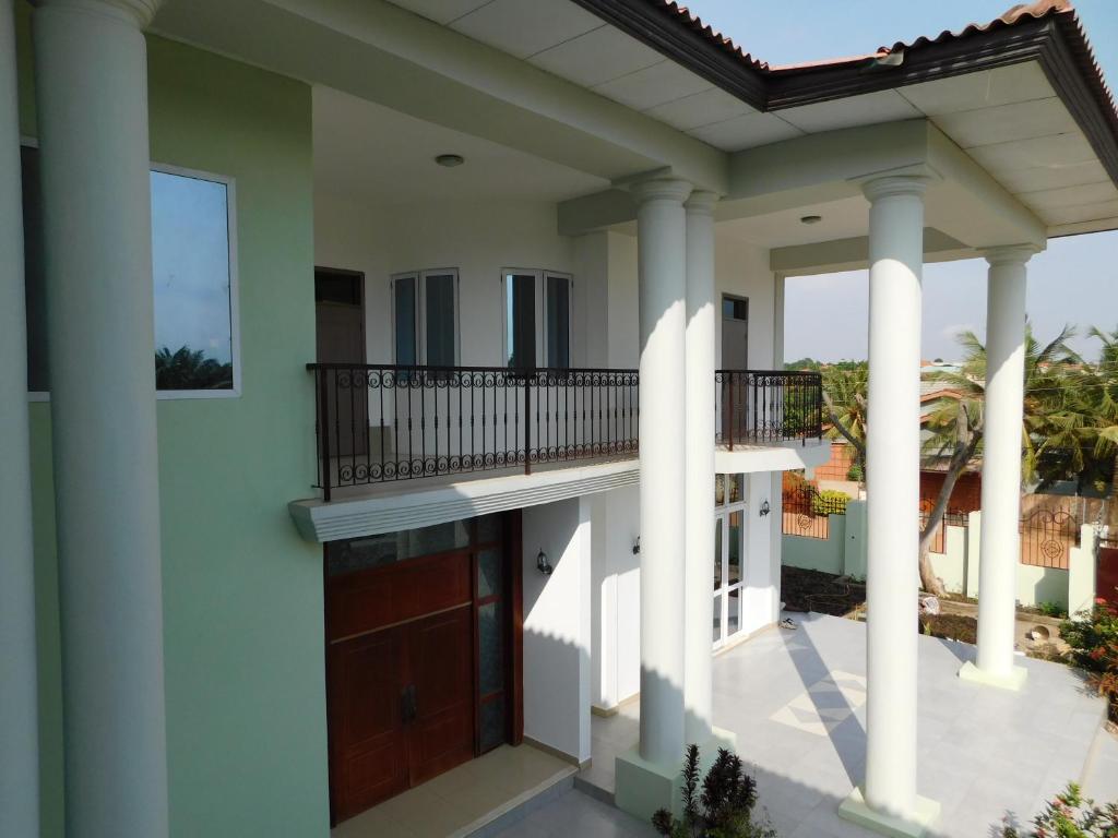 The Azalea Residence photo 3