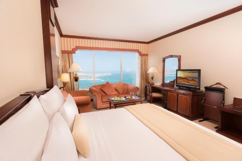 Двухместный (Клубный номер), Отель Corniche Hotel Abu Dhabi