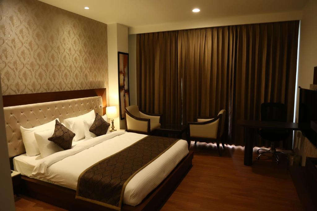 Hotel Imperia Suites photo 3