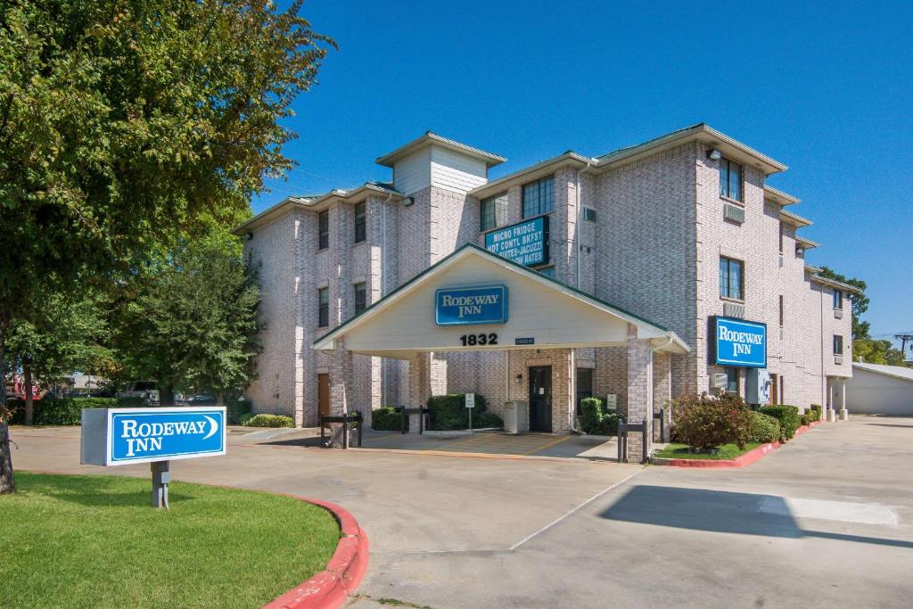 Rodeway Inn Carrollton I-35E image
