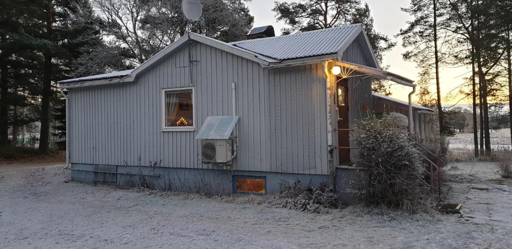 Semesterhus i Hälsingland nära Hassela skidbacke och strand photo 1
