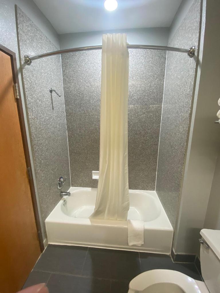 Tropicana Inn and Suites photo 4