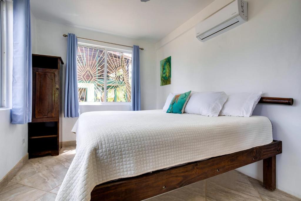 Driftwood Gardens Guesthouse photo 4
