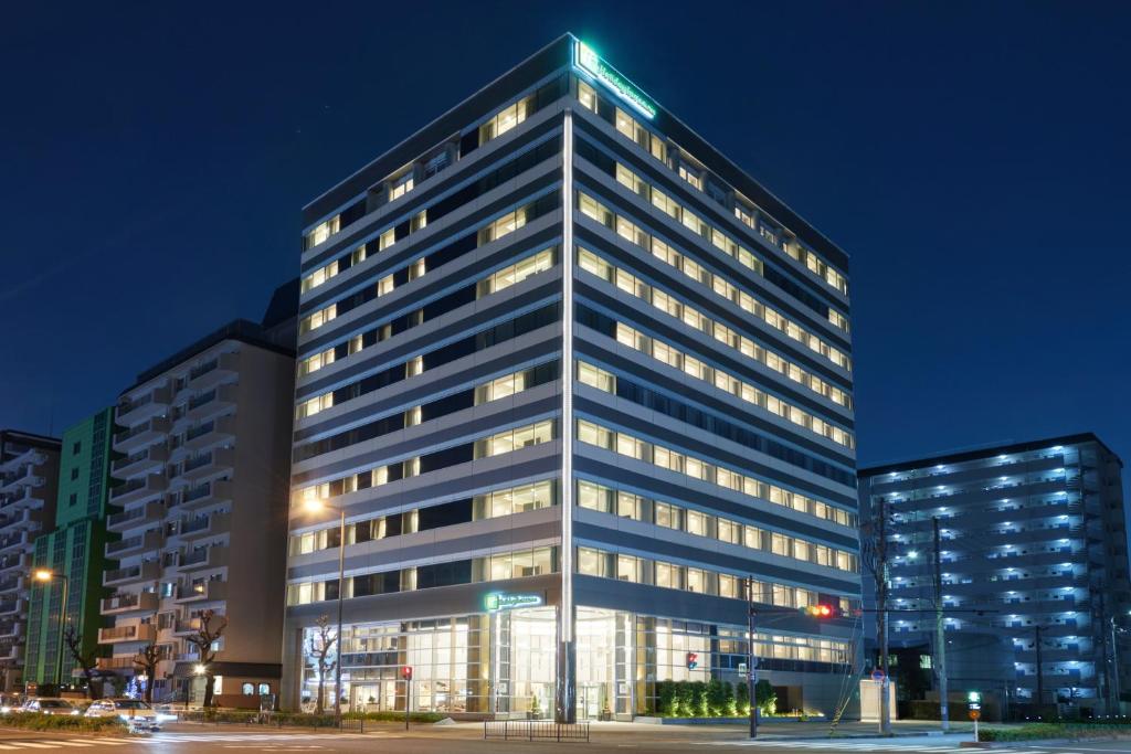Holiday Inn & Suites Shin Osaka, an IHG Hotel photo 2
