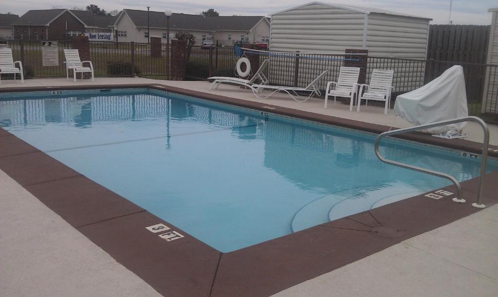 GuestHouse Dothan - Tap to explore photos