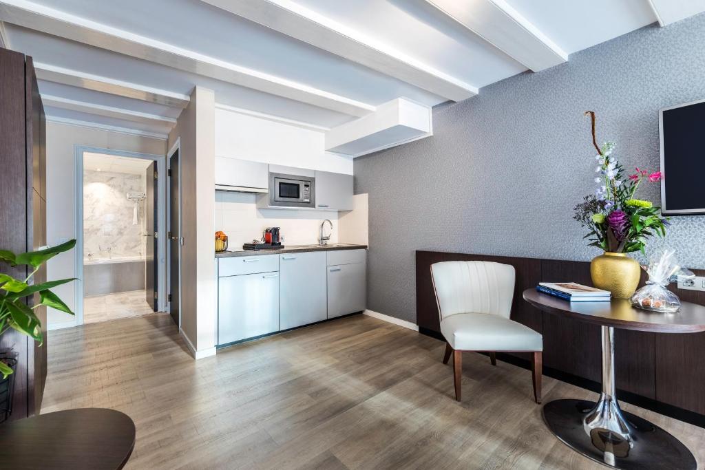 Студио (Апартаменты с 1 спальней и окном), NH Collection Barbizon Palace Apartments