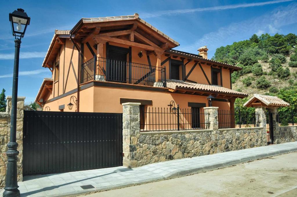 El Hojaranzo Casa rural con encanto en Candeleda photo 1