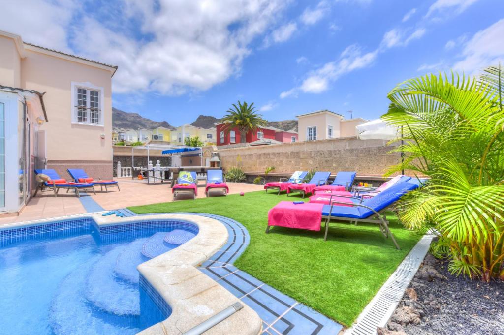 Villa Teide Sol con piscina climatizada, Playa Fañabe, Costa Adeje photo 3