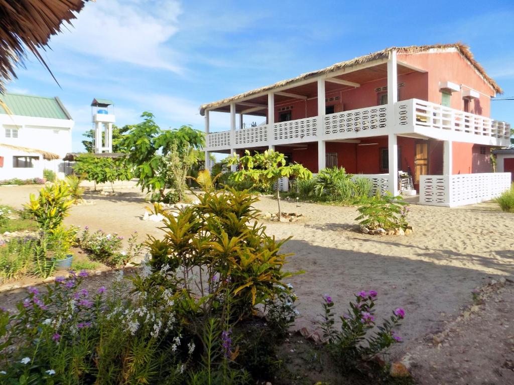 3 bedrooms appartement at Majunga 100 m away from the beach with furnished terrace photo 1