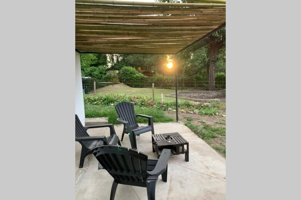 CASA ENTERA CON PARQUE Y PILETA PRIVADOS photo 4