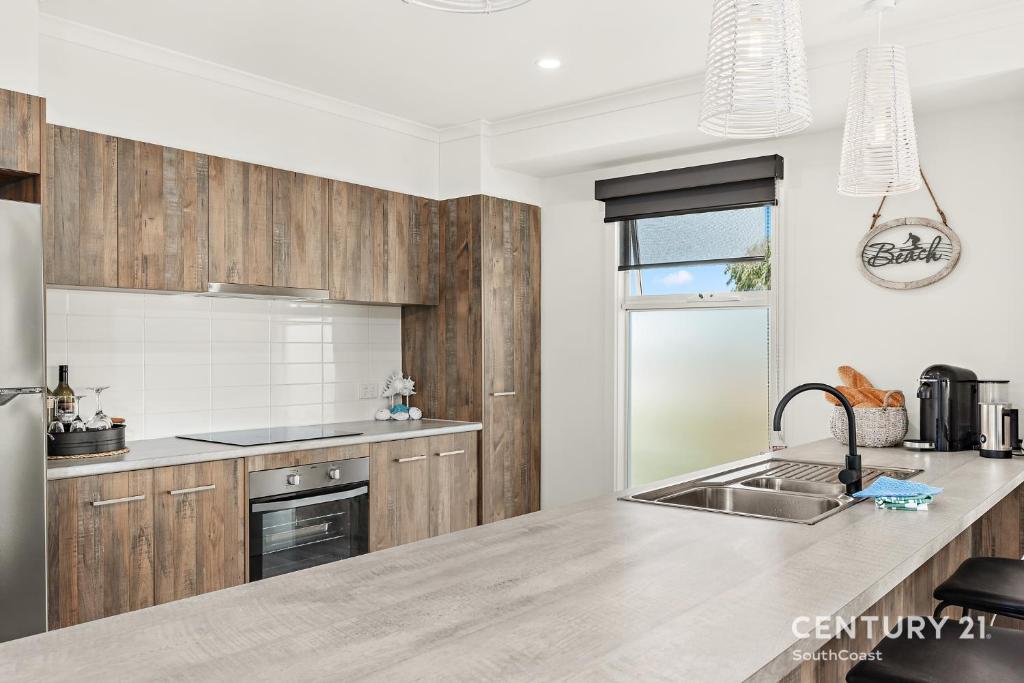 Escape By The Ocean - Aldinga Beach - C21 SouthCoast Holidays photo 3