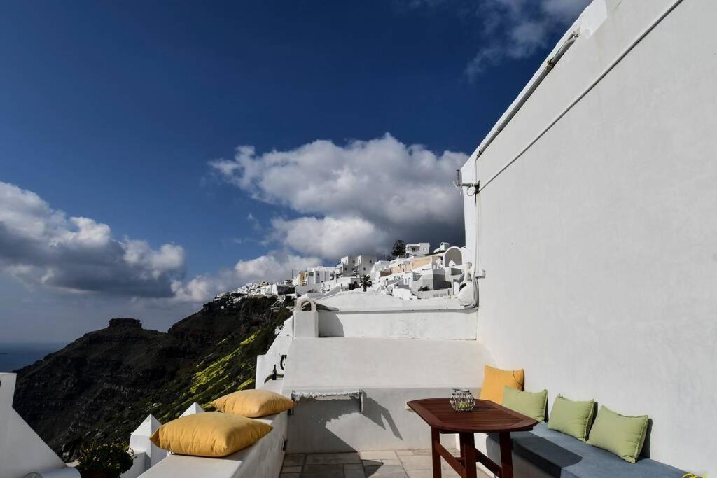 Stefani Cave House Santorini