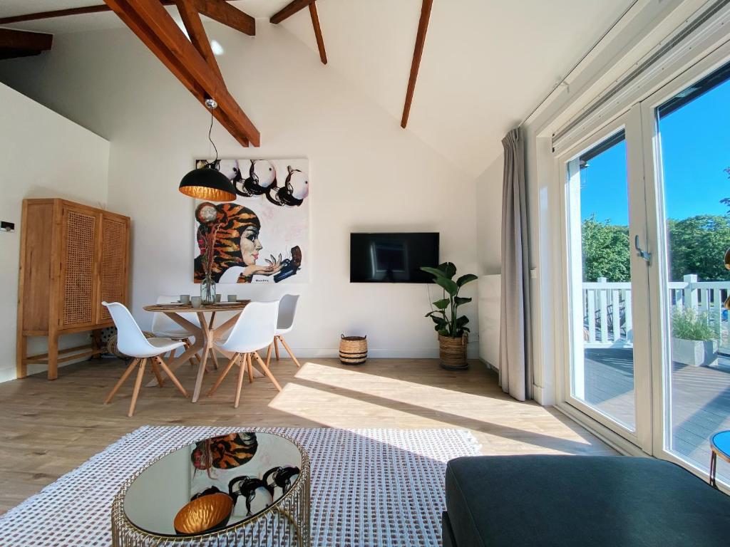 Luxurious historical Loft close to the beach!!