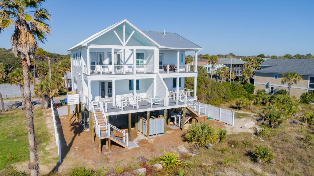 207 E Arctic - Seahorsing Around - Oceanfront - 3 Bedrooms image