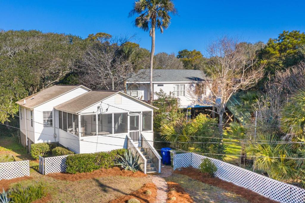 220 W Ashley - Corner Cottage - Central Location image