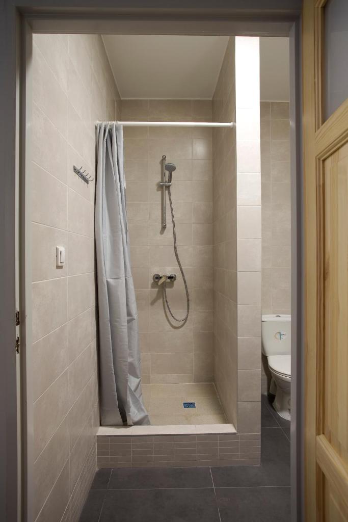 Трехместный (Трехместный номер с собственной ванной комнатой), Hostel Siennicka