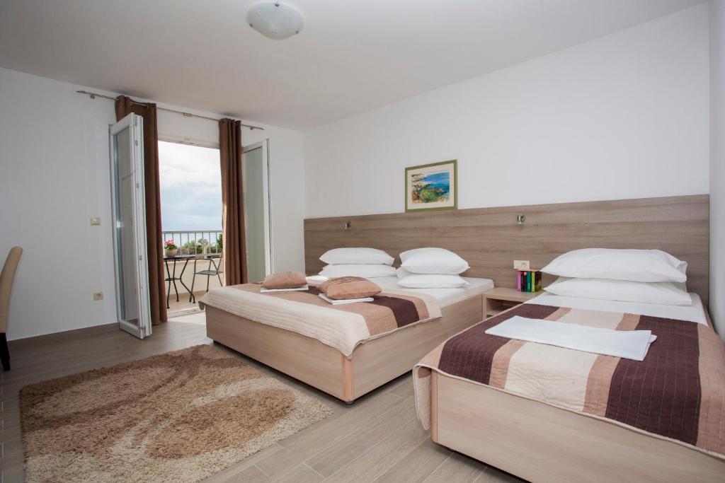 HOTEL IVANDO - MASLINA photo 3