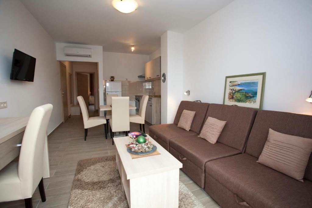 HOTEL IVANDO - MASLINA photo 4