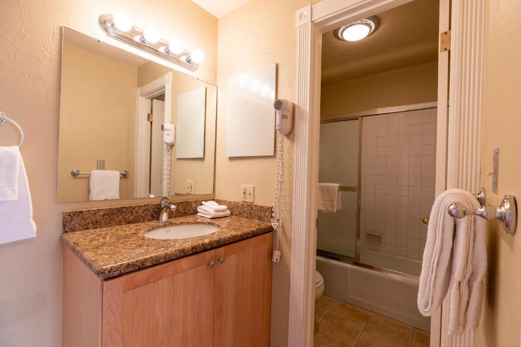 Breakaway West - Studio, 2,3 Bedrooms by Vail Realty photo 4