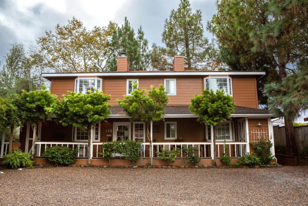 J Patrick Inn image